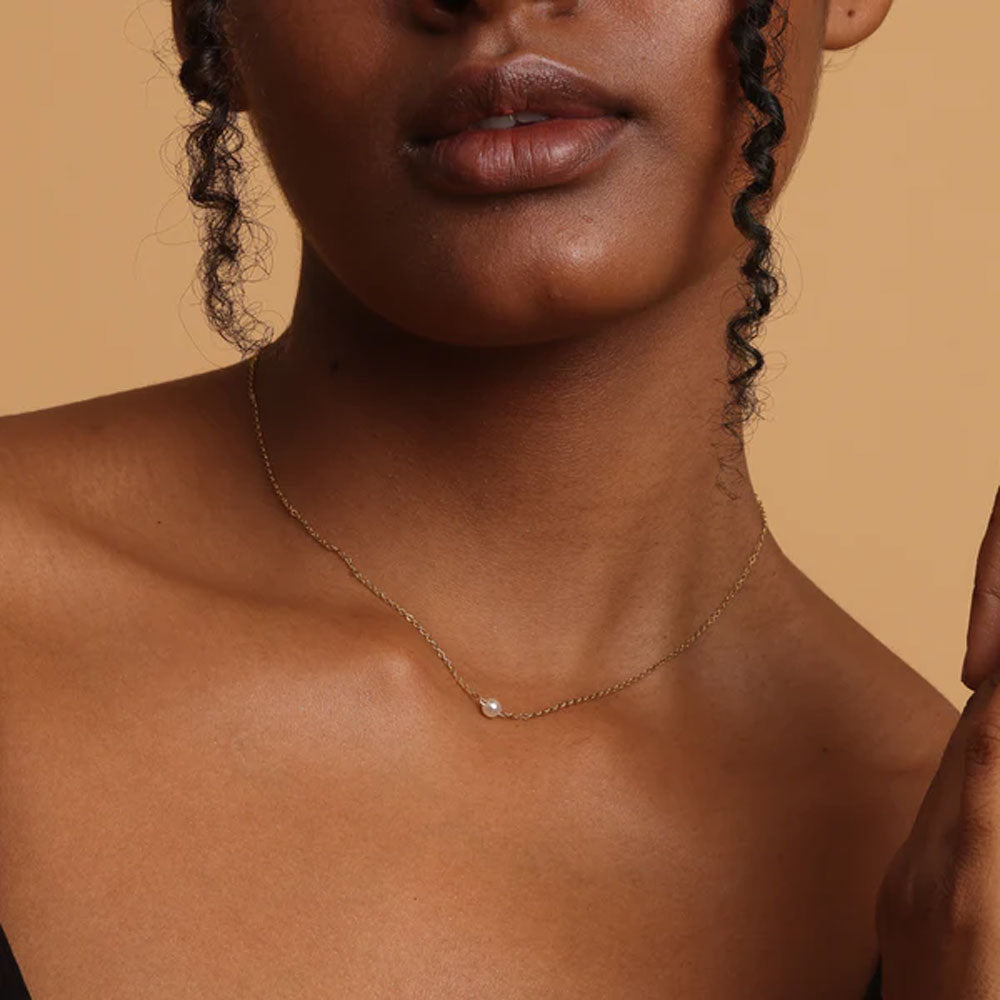 Minimalist Pearl Necklace