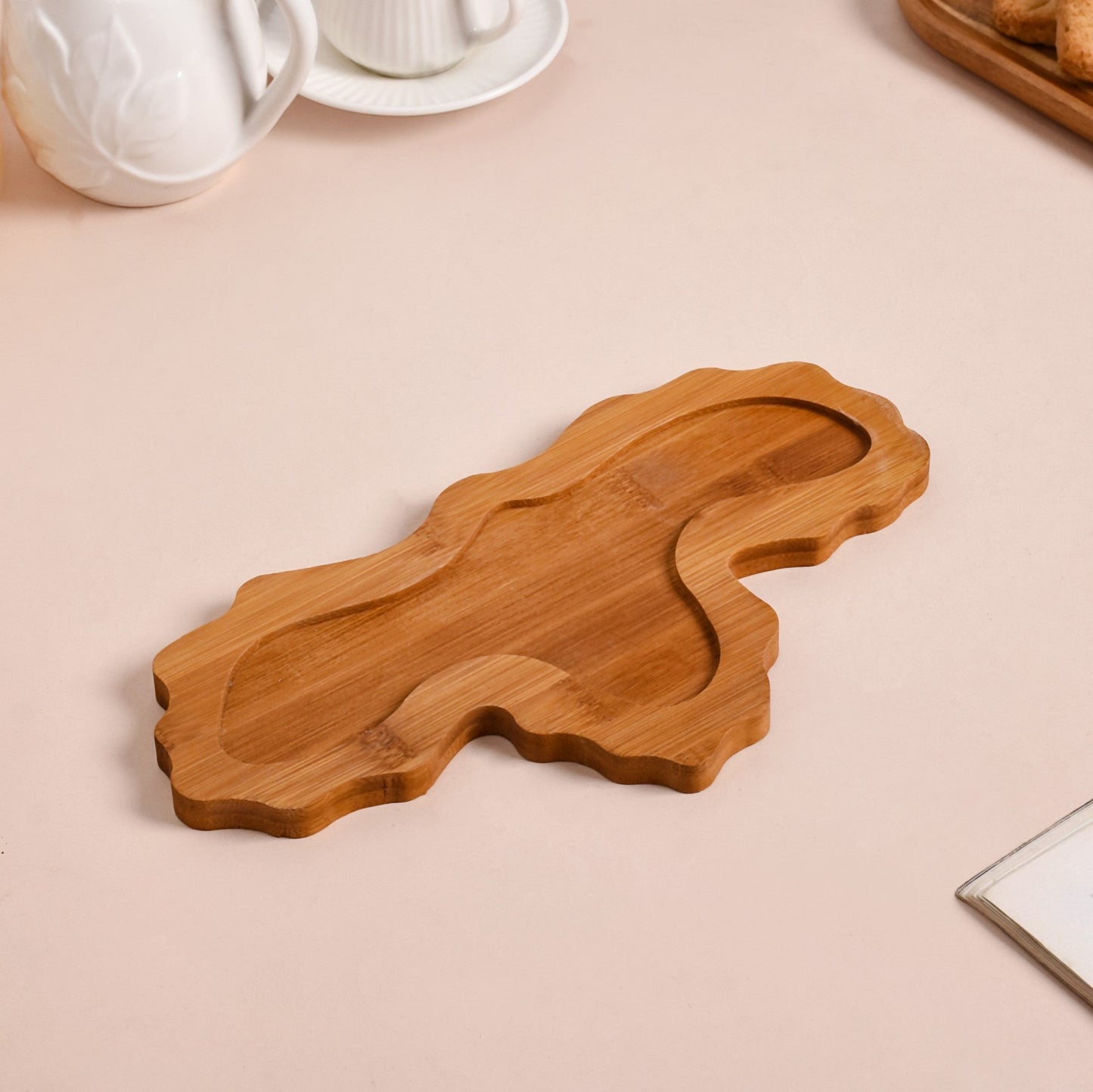3 Section Leafy Ceramic Plate With Wooden Tray