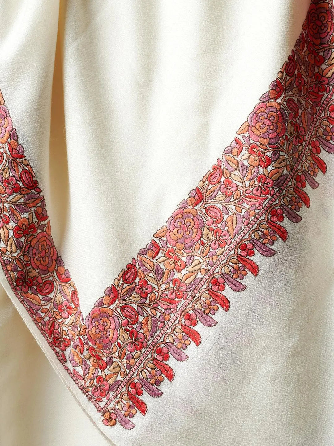 Elegant Shawl Wool Blend with Jamawaar Pattern in White