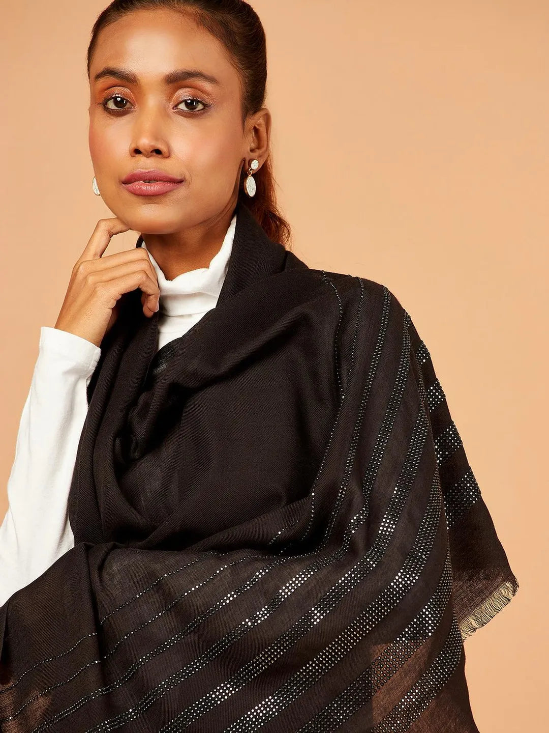 Elegant Stole Wool Blend with Dobby Pattern in Black