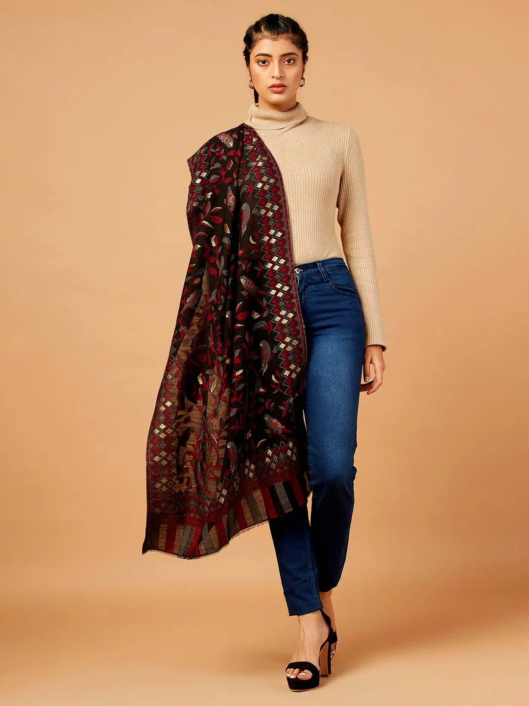 Elegant Stole Wool Blend with Jacquard Pattern in Black