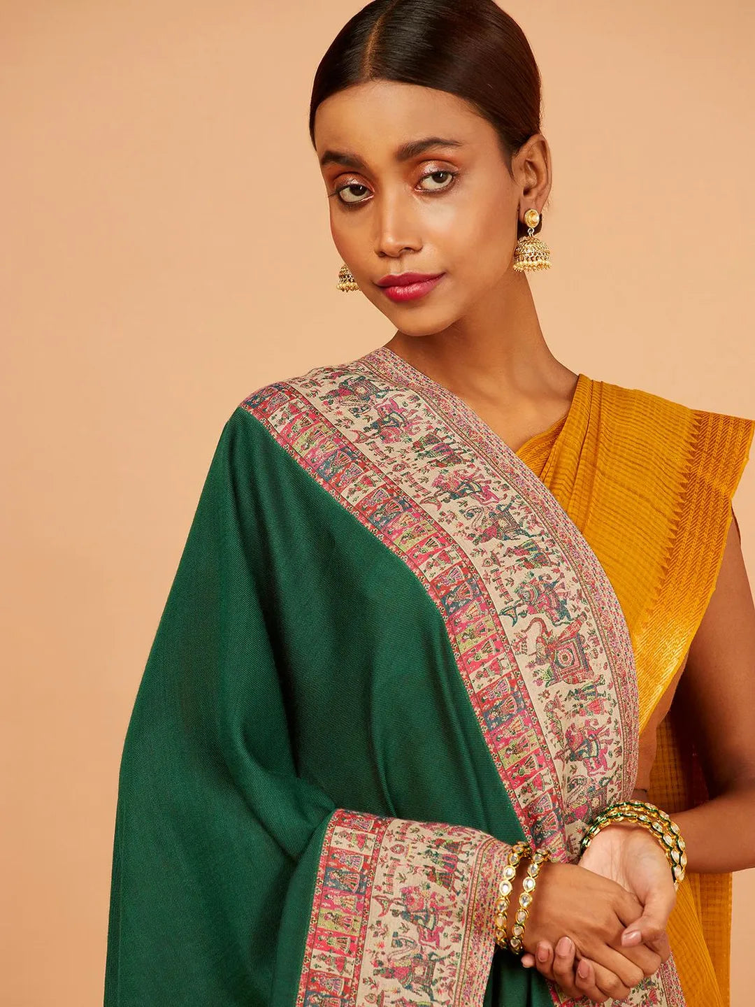 Elegant Shawl Wool Blend with Jacquard Pattern in Green