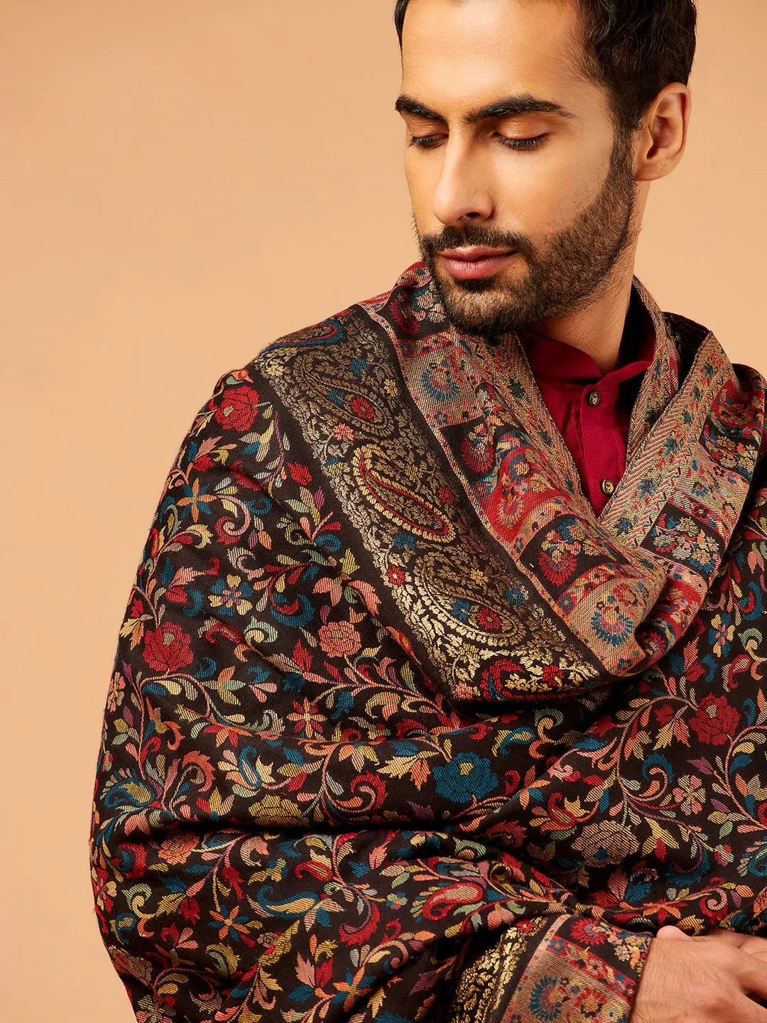 Elegant Shawl Wool Blend with Kaani Pattern in Black