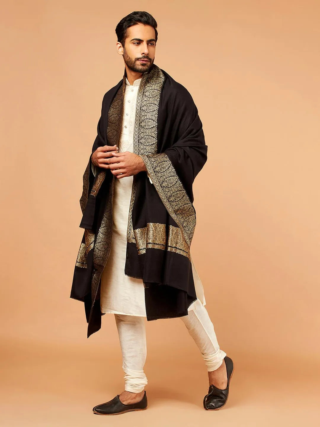 Elegant Shawl Wool Blend with Kaani Pattern in Black