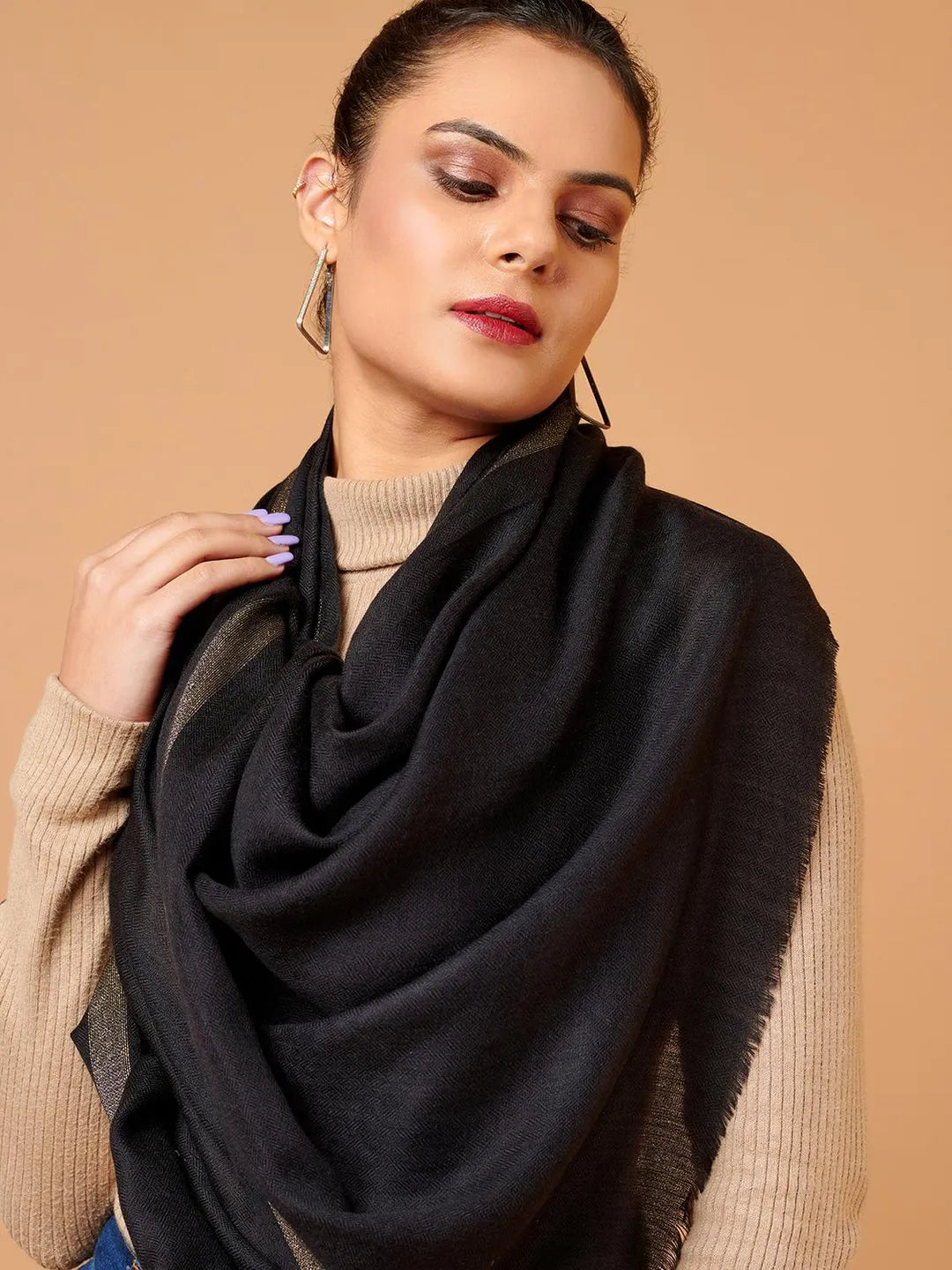 Elegant Stole Wool Blend with Dobby Pattern in Black