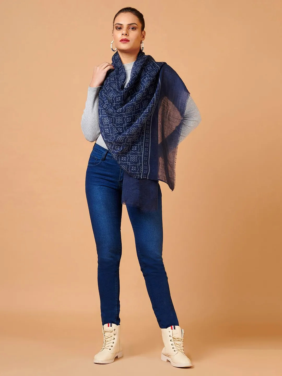 Elegant Stole Wool Blend with Printed Pattern in Blue