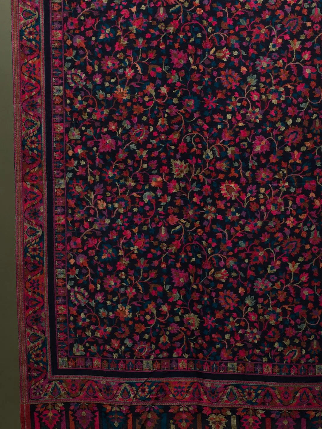 Elegant Shawl Wool Blend with Kaani Pattern in Black