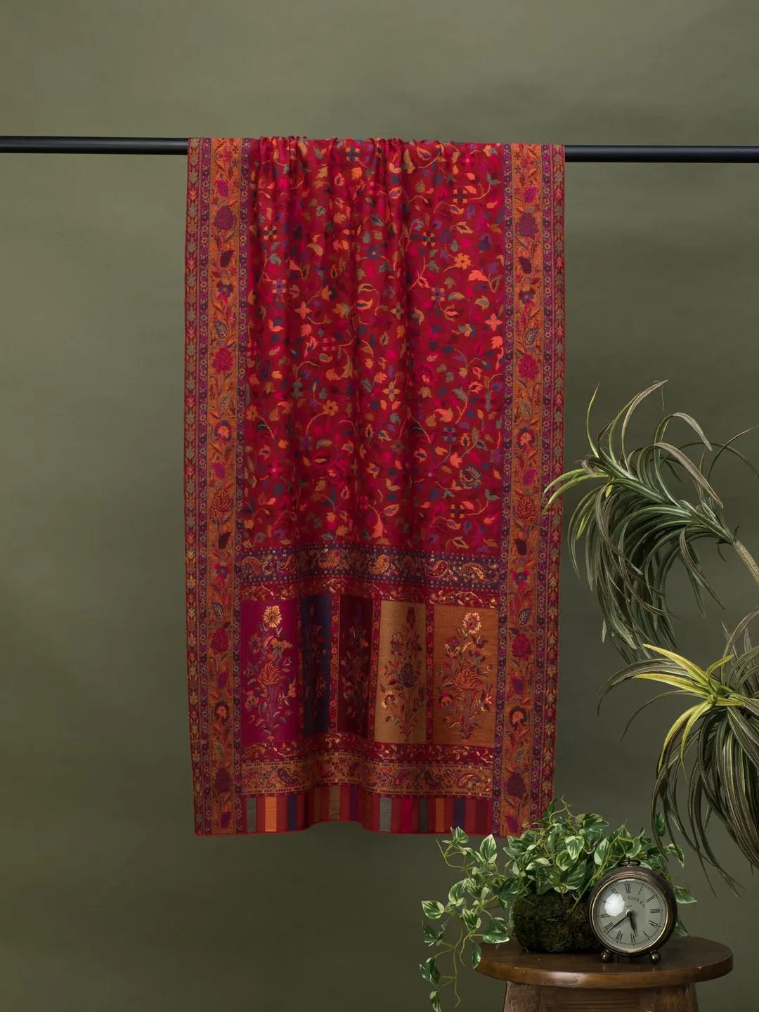 Elegant Stole Wool Blend with Kaani Pattern in Red