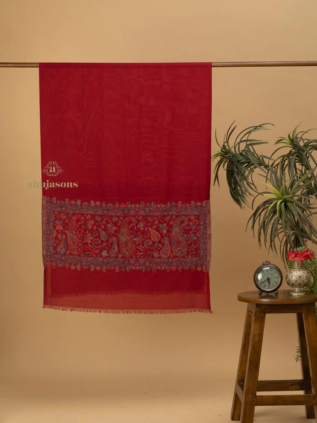 Elegant Stole Wool Blend with Palla Pattern in Maroon