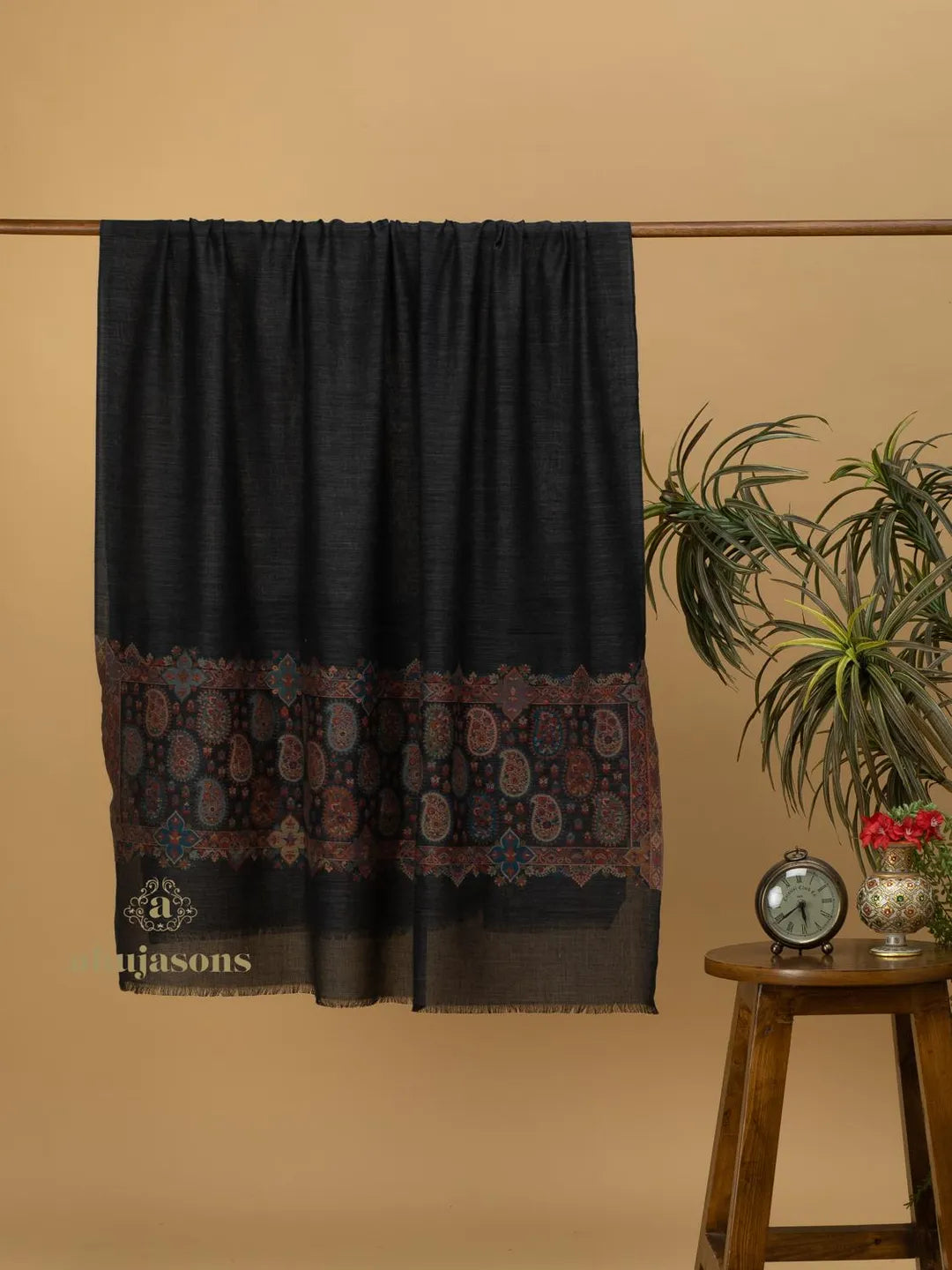 Elegant Shawl Wool Blend with Palla Pattern in Multi