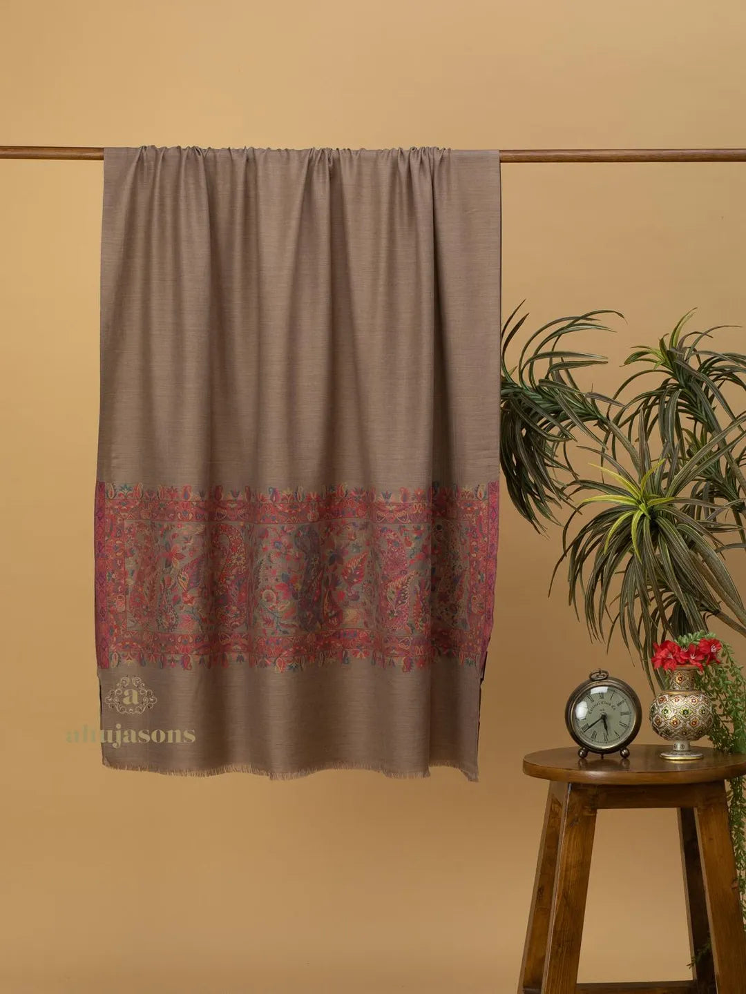 Elegant Shawl Wool Blend with Palla Pattern in Multi