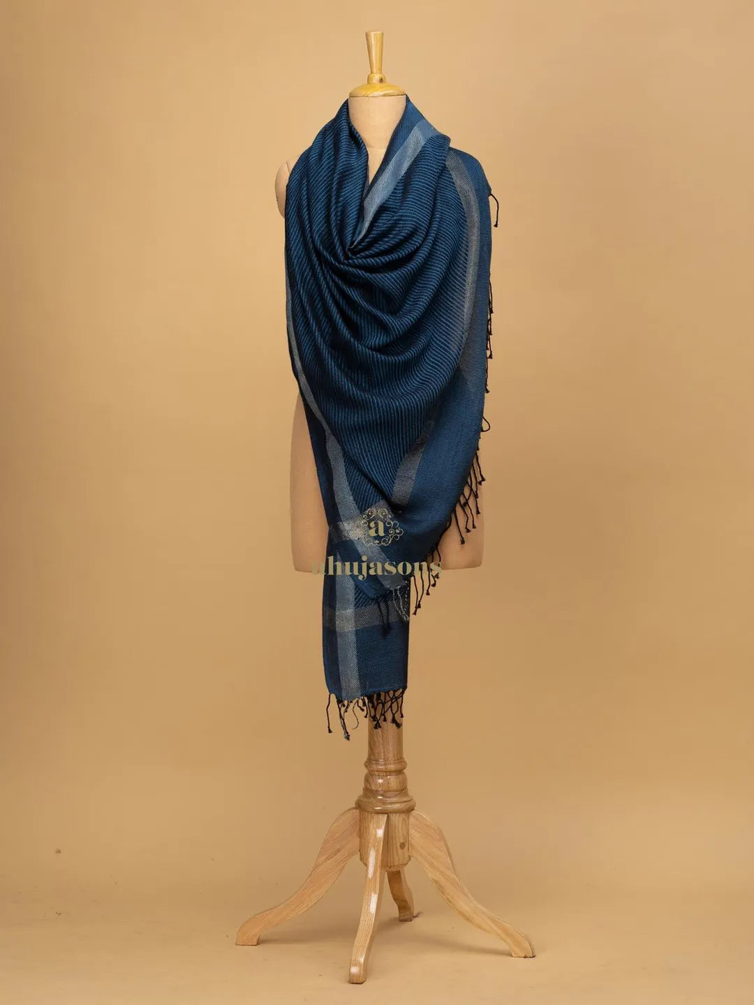 Elegant Shawl Wool Blend with Kaani Pattern in Multi