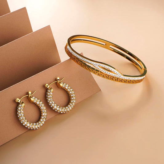 Multi Stone Q Clasp Bracelet & Diamond Studded Hoop Earrings Combo Set