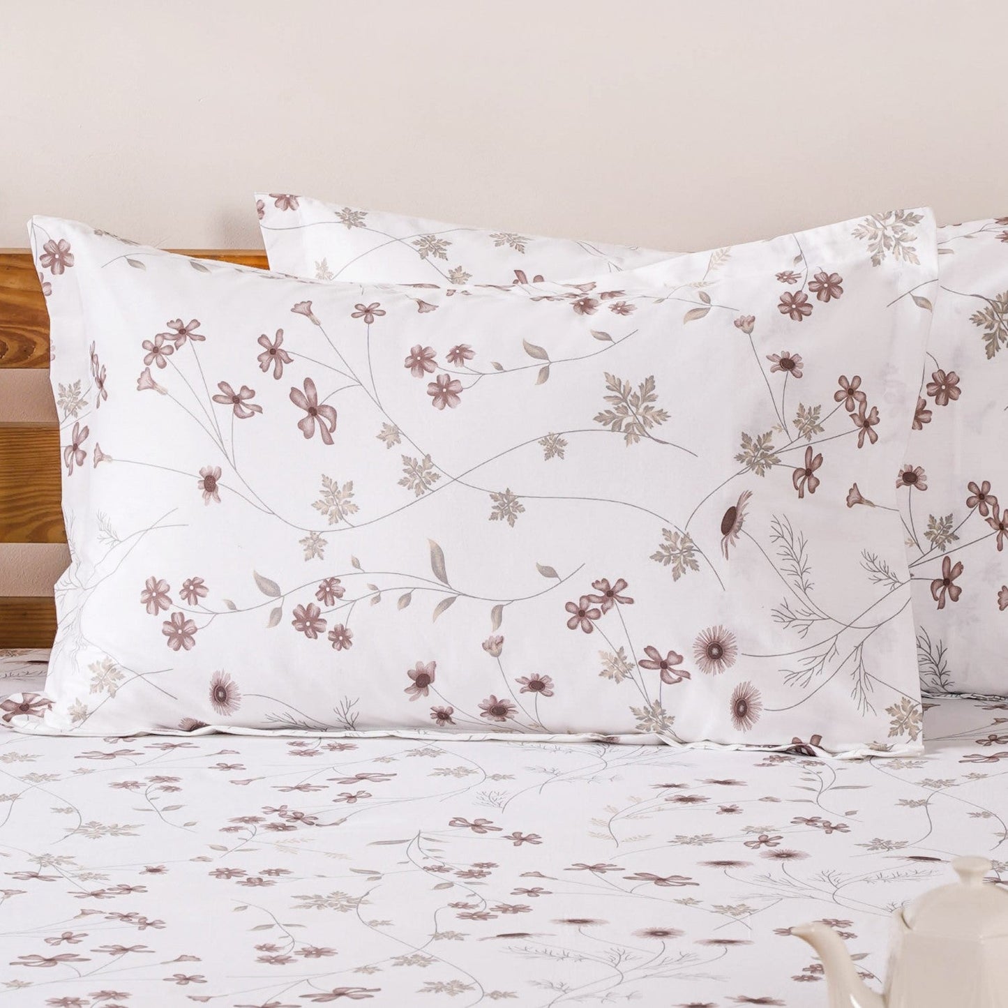 Floral Printed 180 TC Pure Soft Cotton King Size Night Bedsheet Set Taupe 275x275 cm