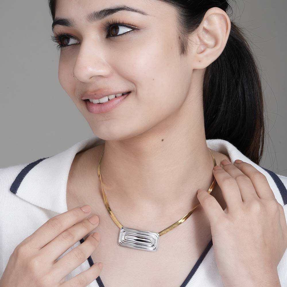 Ridged Pendant Necklace