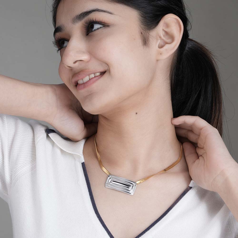 Ridged Pendant Necklace