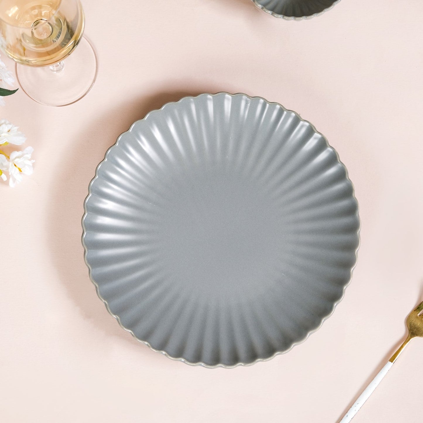 Grey Scallop Dinner Plates Set Of 4 10 Inch