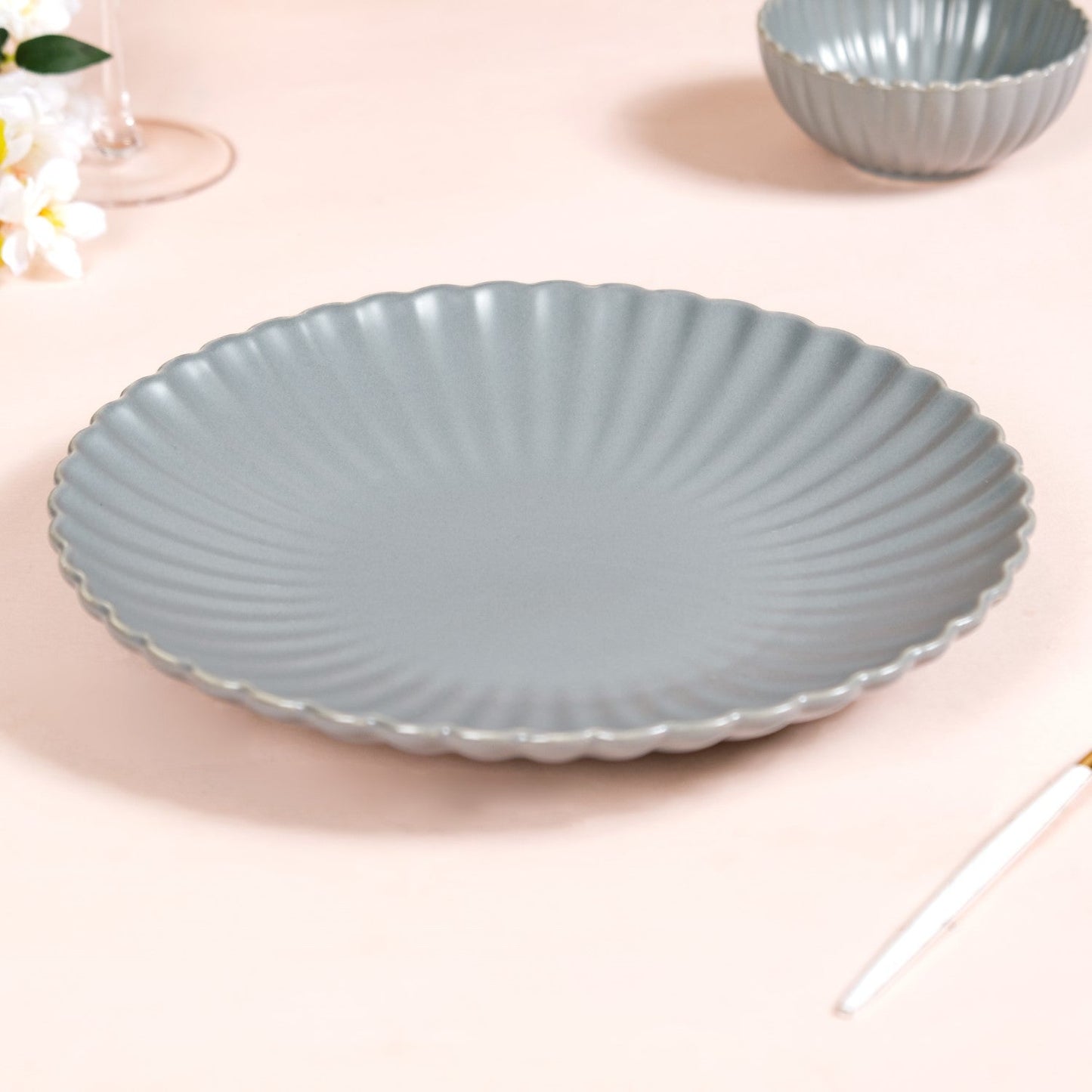 Grey Scallop Dinner Plates Set Of 4 10 Inch
