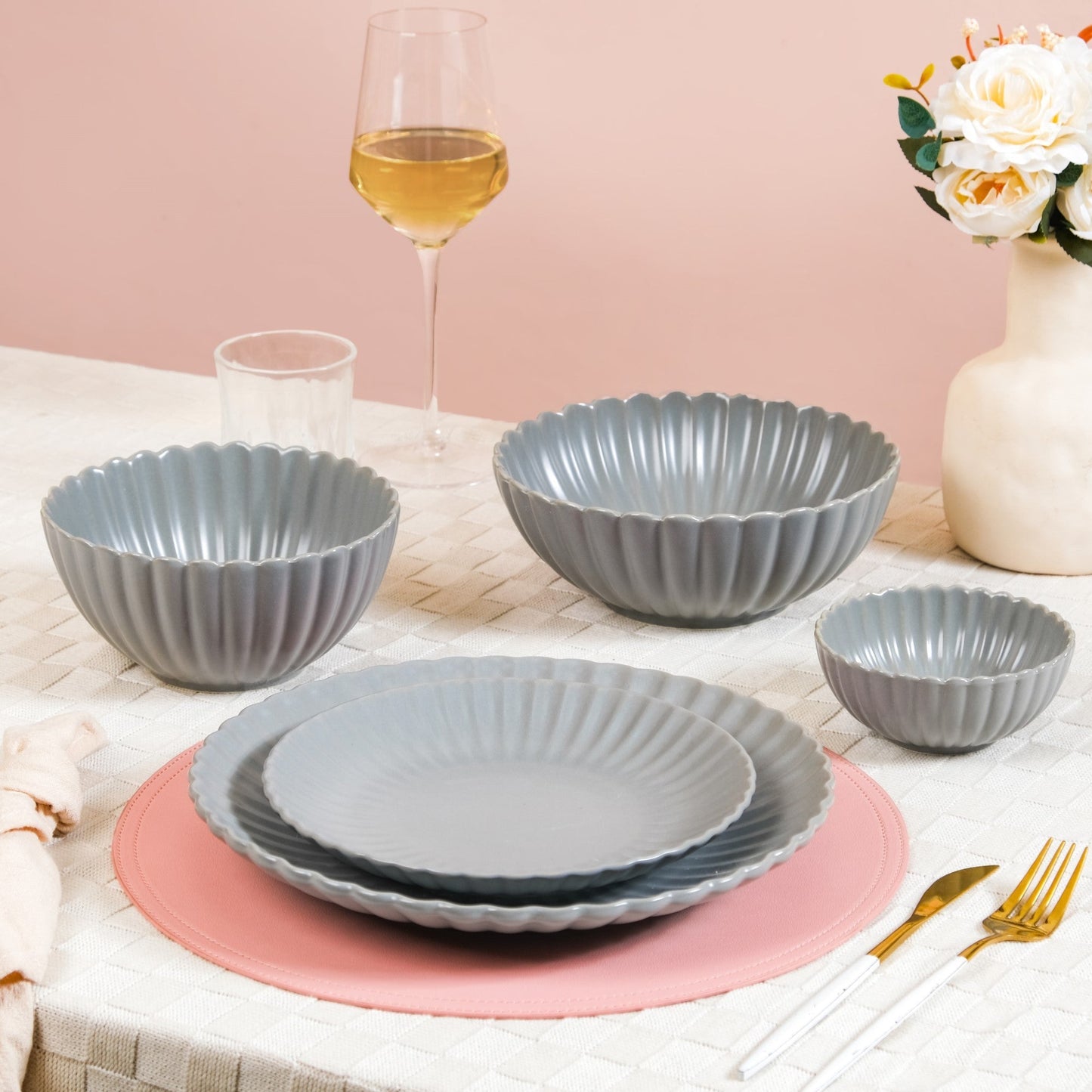 Grey Scallop Dinner Plates Set Of 4 10 Inch