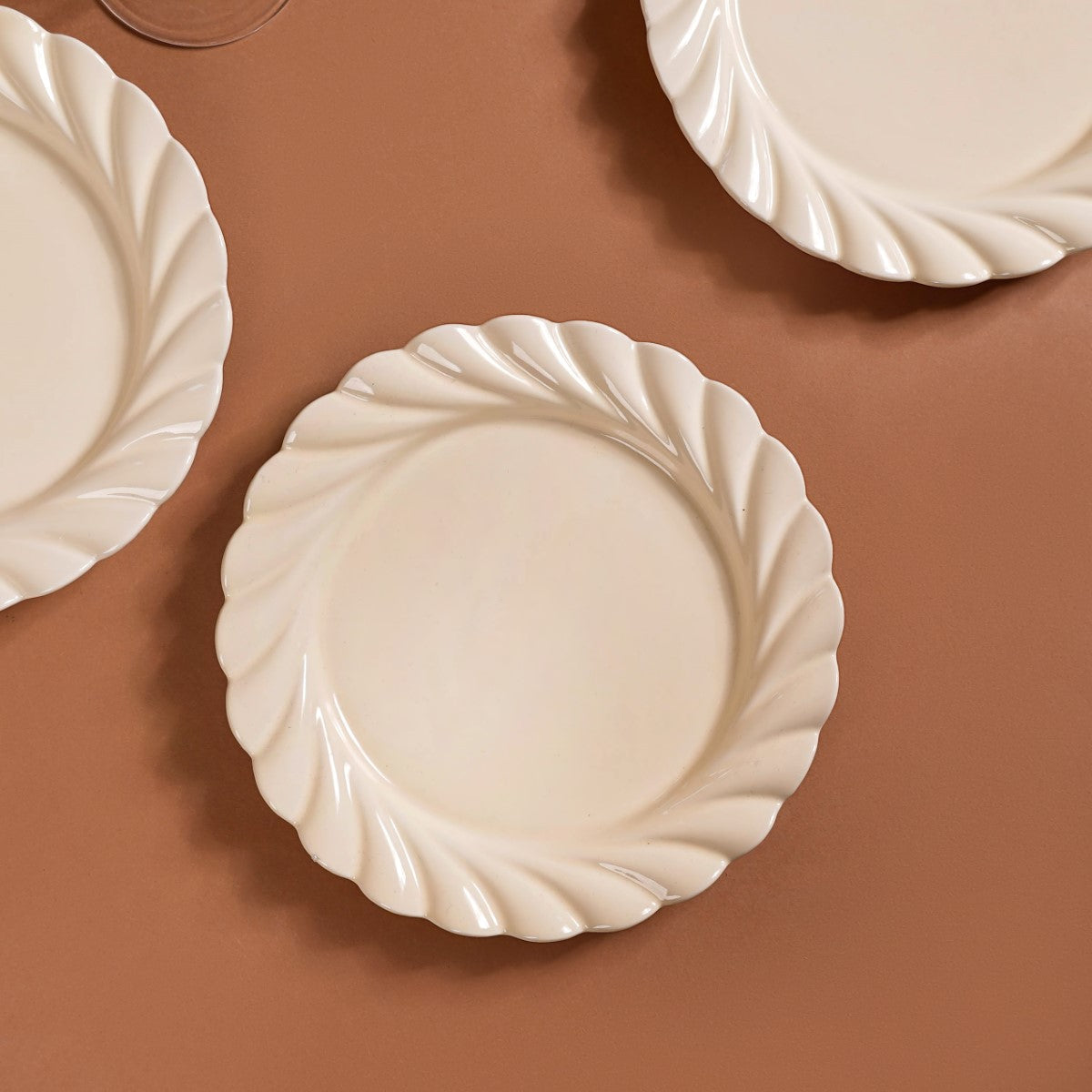Scallop Vanilla White Luxury Snack Plates Set Of 4 9 Inch
