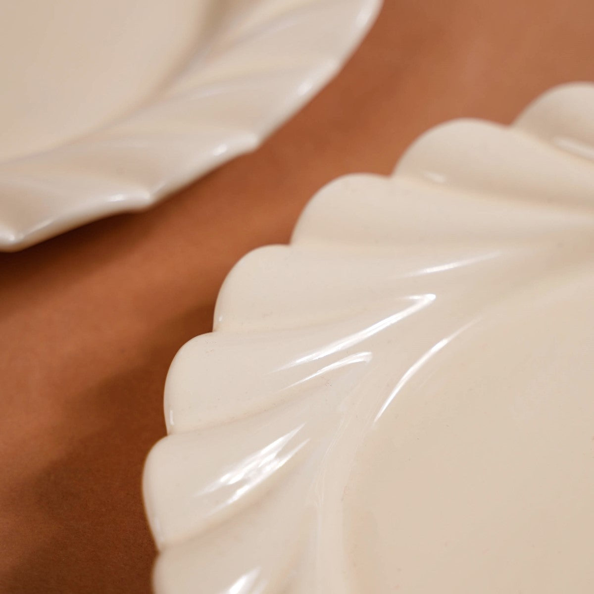 Scallop Vanilla White Luxury Snack Plates Set Of 4 9 Inch