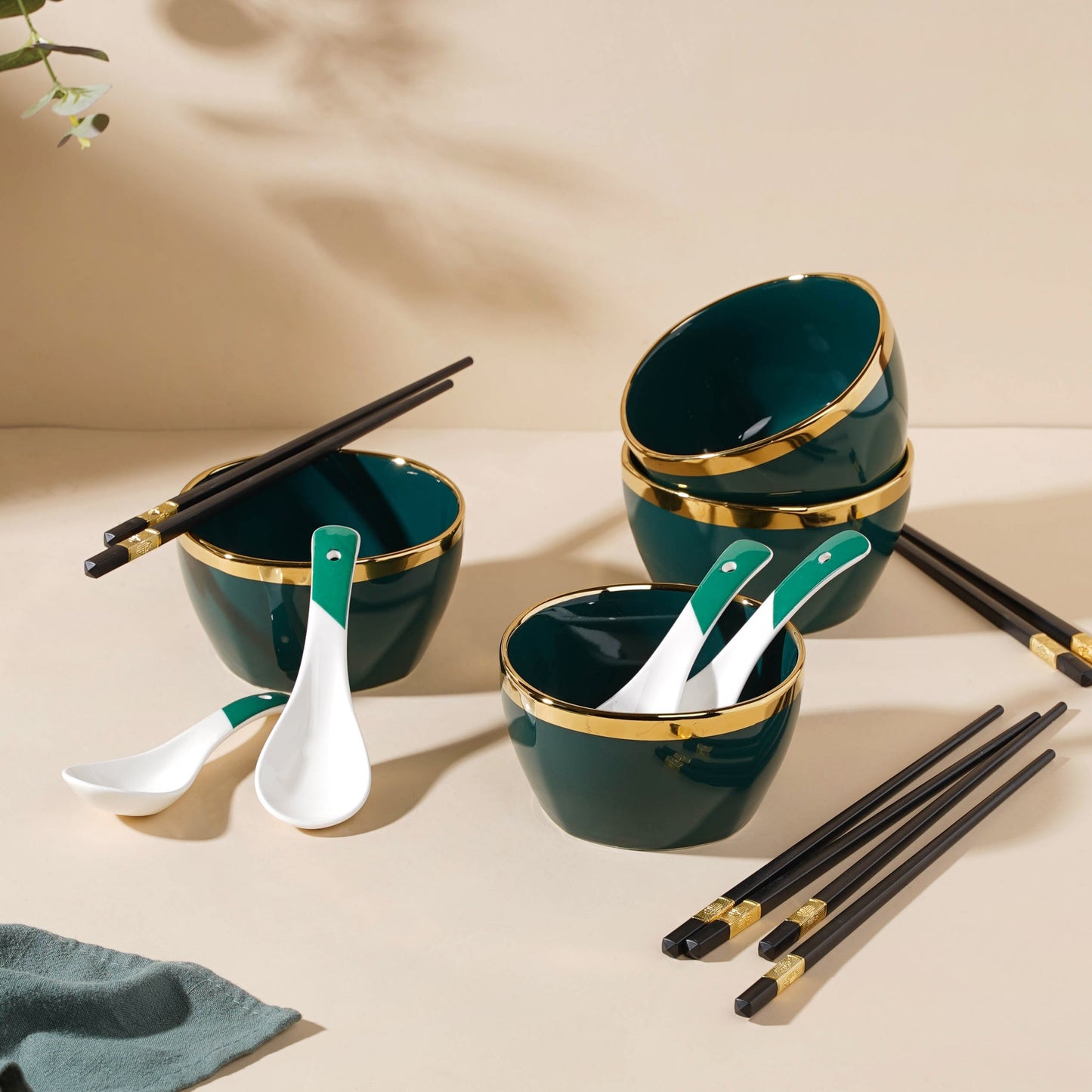 Emerald Snack Bowl Set Of 4 With Chopsticks And Soup Spoons