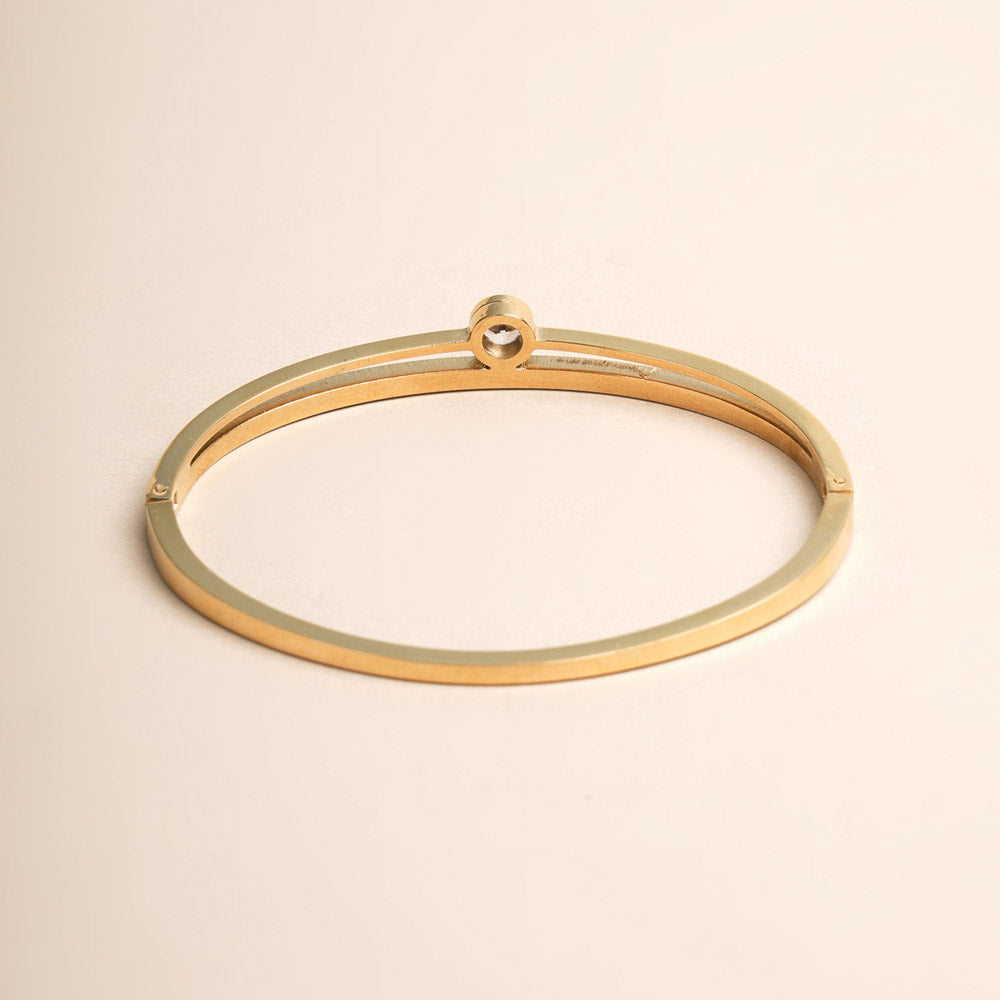 Women's Exquisite 18K Gold-Plated Bracelet with Stones