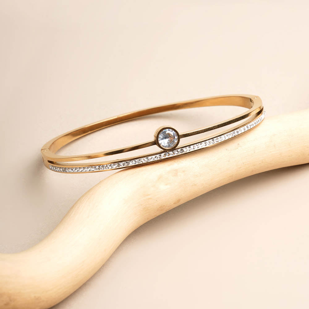 Women's Exquisite 18K Gold-Plated Bracelet with Stones