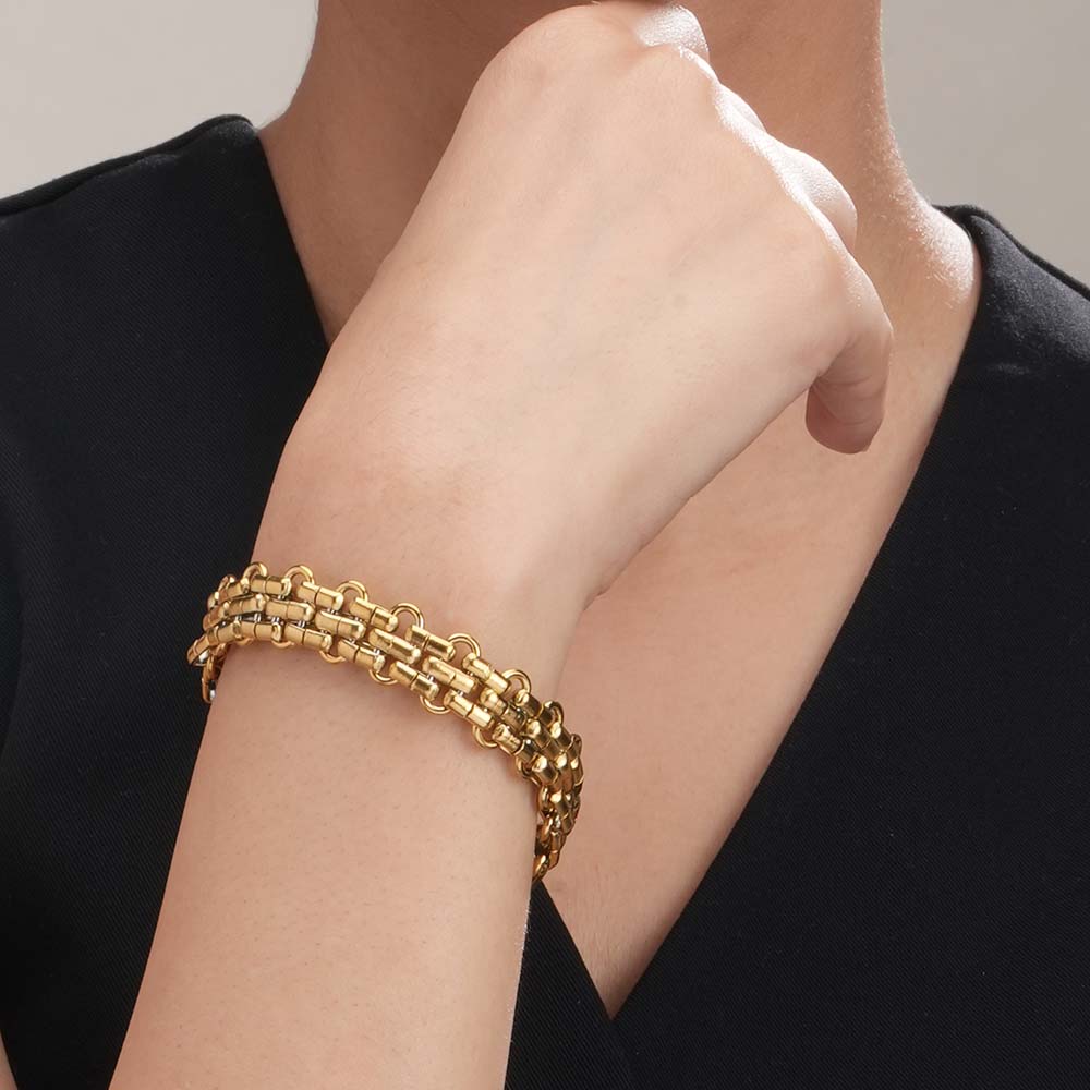 Thick Gold Interlocking Chain Bracelet