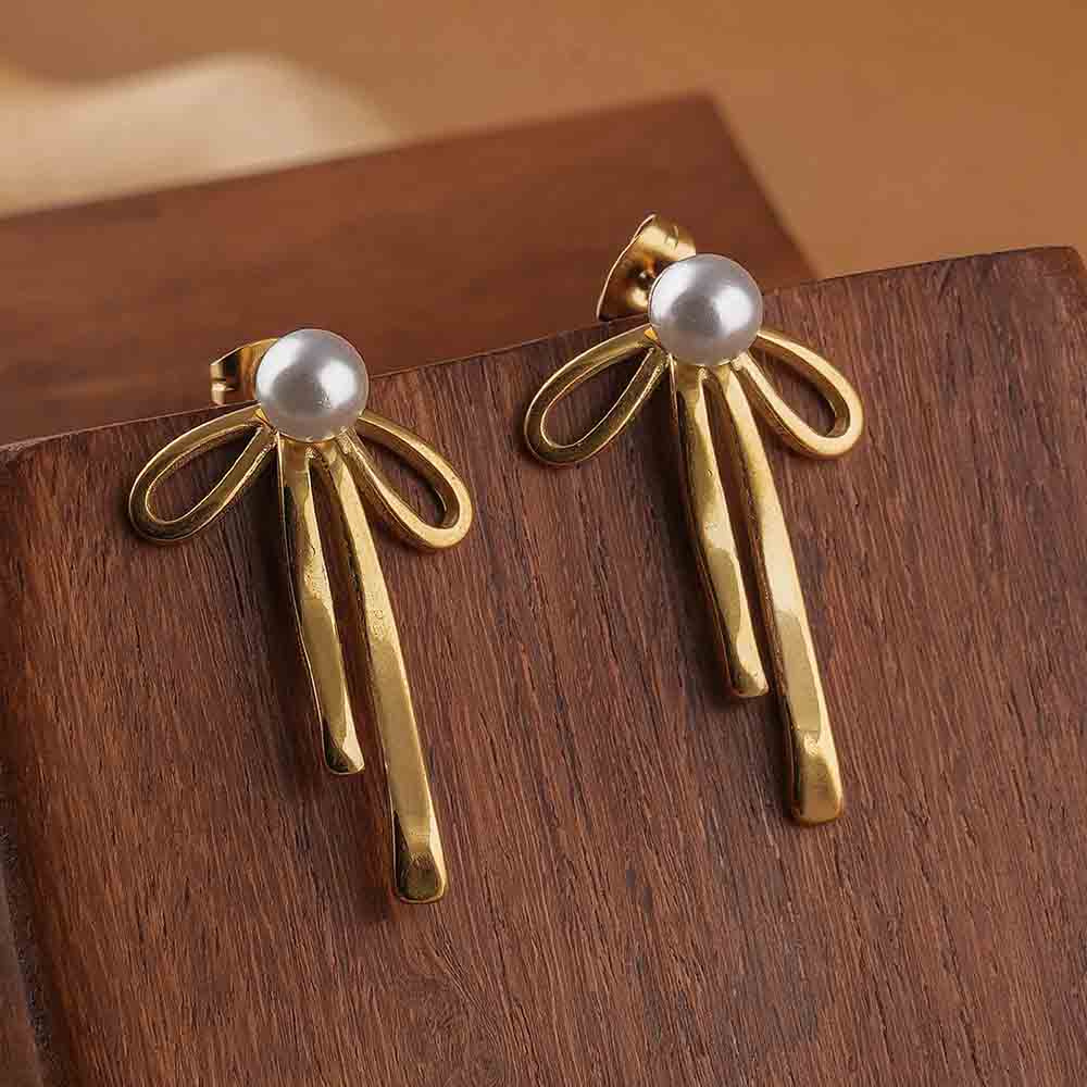 Pearl Ribbon Earrings