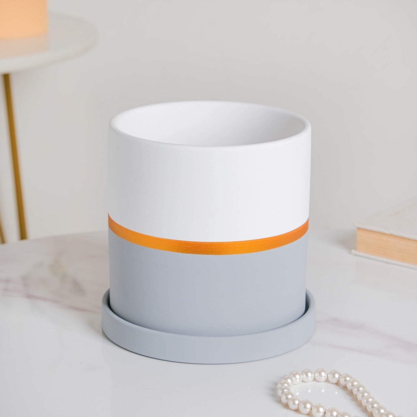 Grey And White Bicolour Pot With Plate