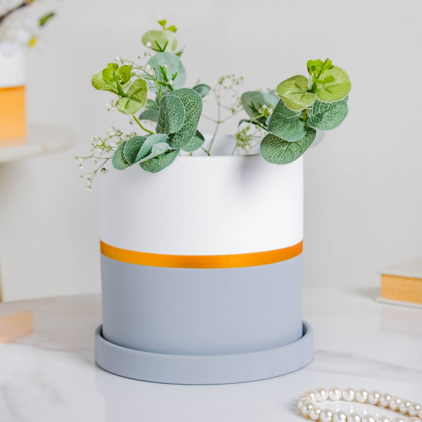 Grey And White Bicolour Pot With Plate