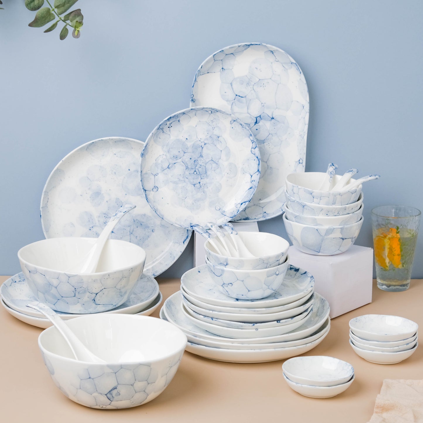 Amusant 35 Piece Dinner Set For 6