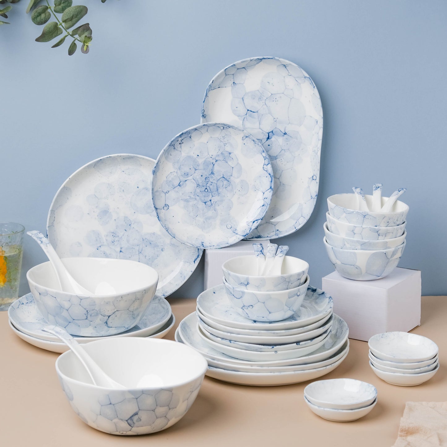 Amusant 35 Piece Dinner Set For 6