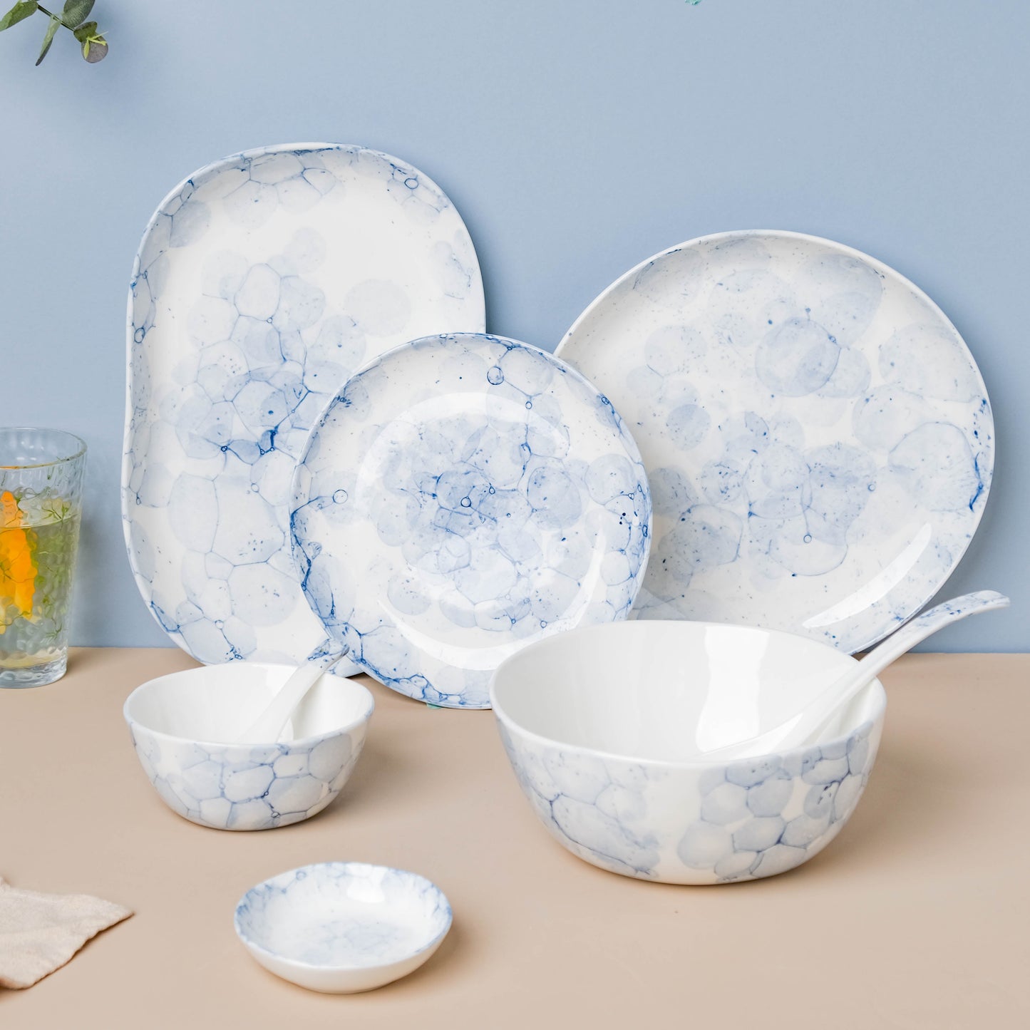 Amusant 35 Piece Dinner Set For 6