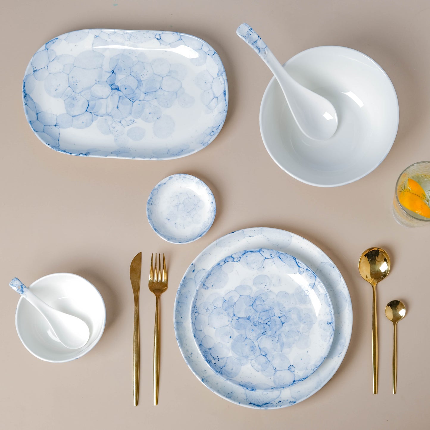 Amusant 35 Piece Dinner Set For 6