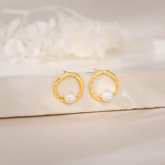 Golden Glimmering Pearl Earrings