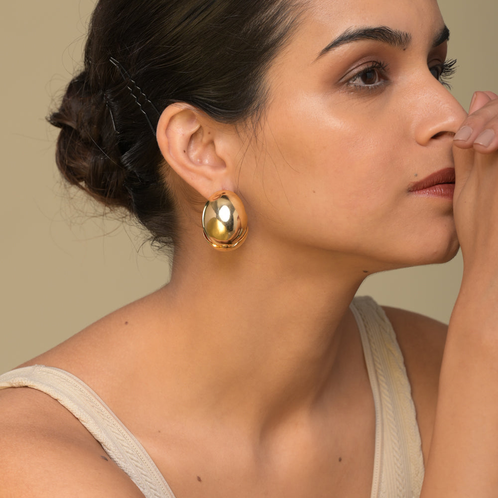 Sea Shell Shaped Oval Stud Gold Earrings