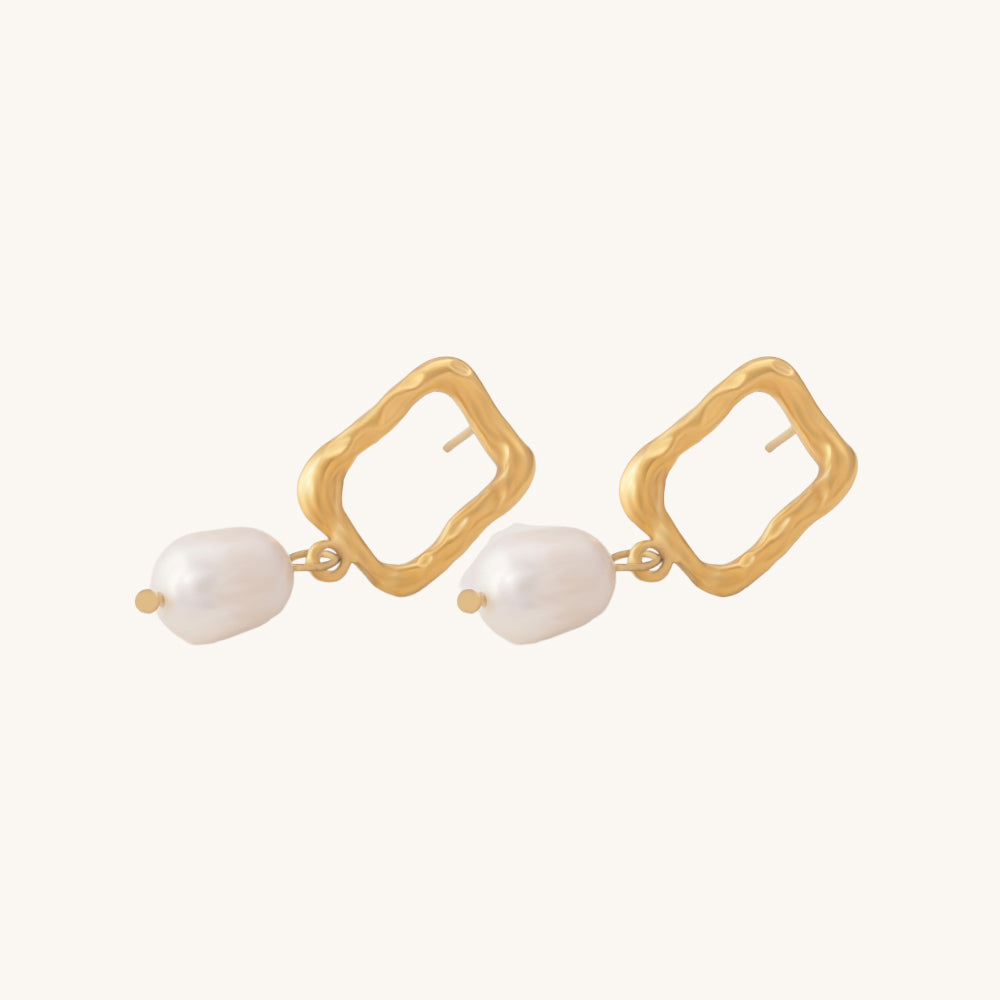 Wobbly Pearl Dangle Earrings
