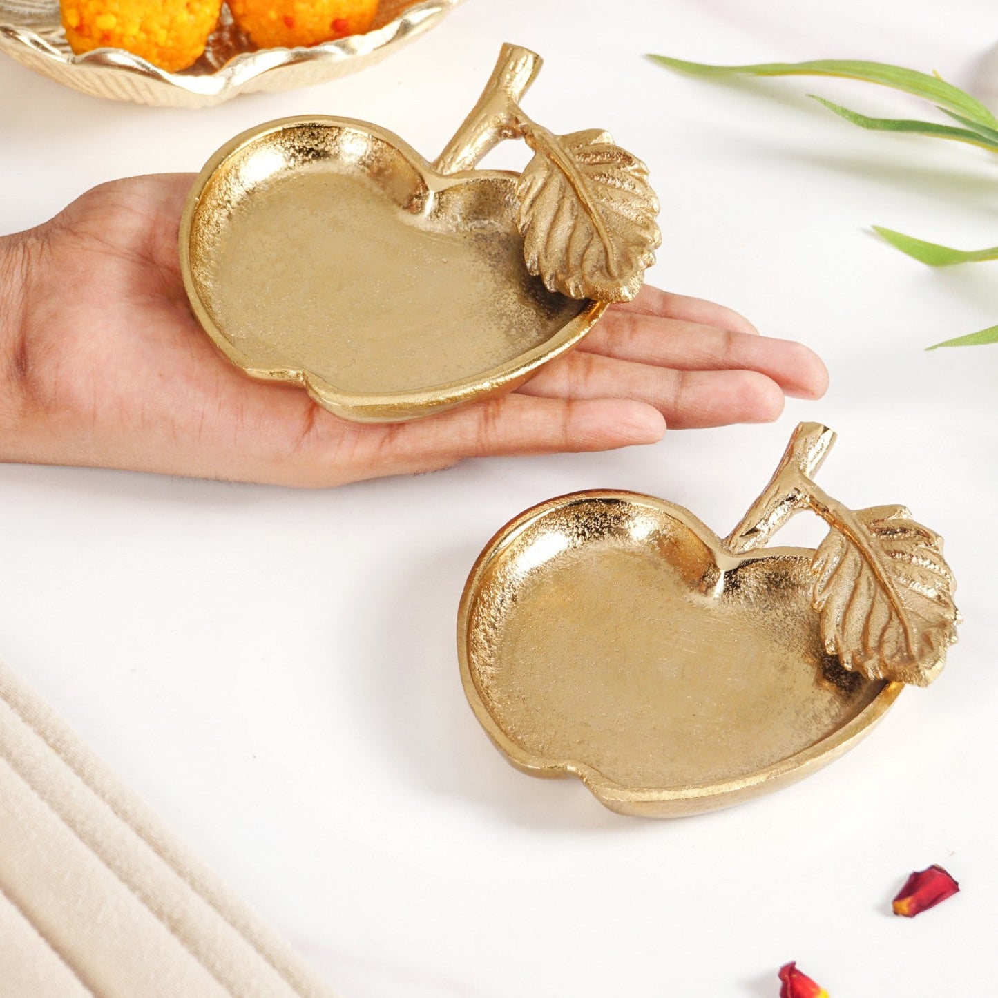 Eden Harvest Shiny Trinket Tray Set Of 2 In Festive Gift Box