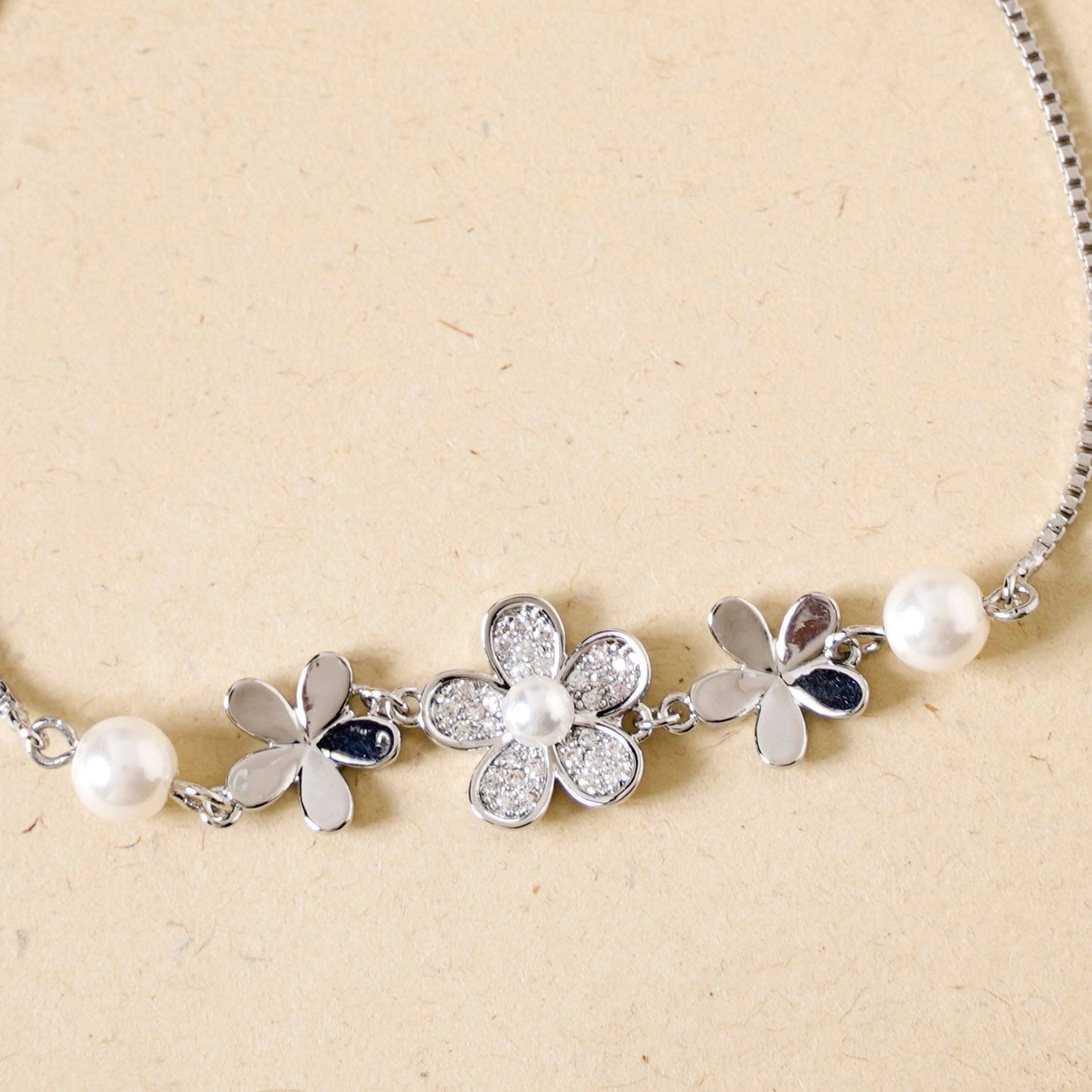 Floral Grace Silver Chain Bracelet