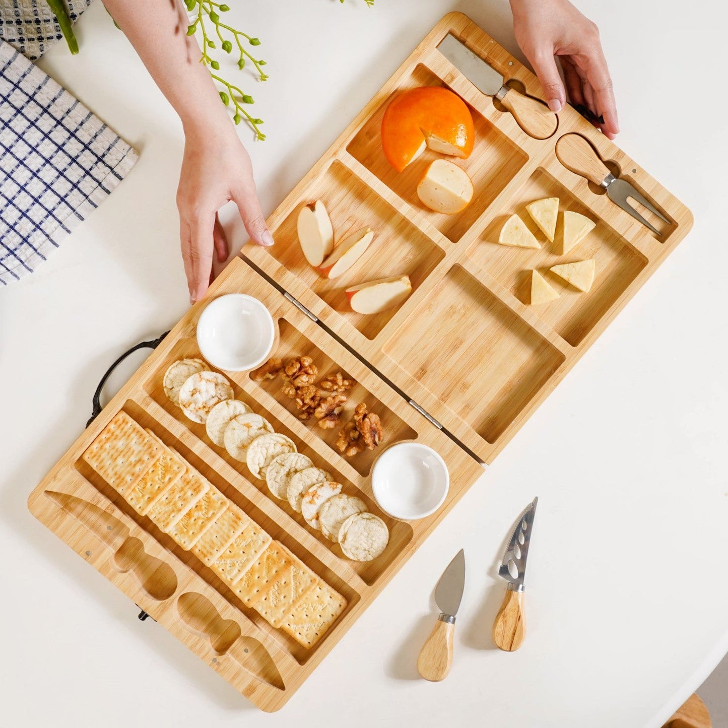 Foldable Trending Charcuterie Board Set With Bowls And Knives 22inch