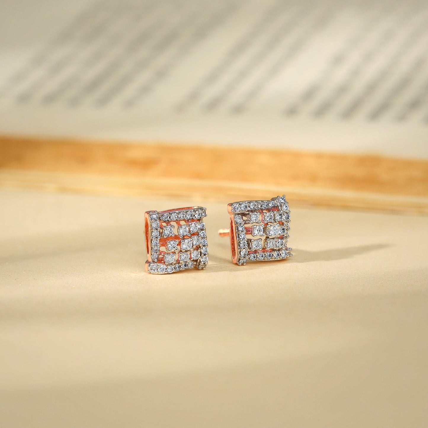 Rose Gold Quadratisch Diamond Earrings