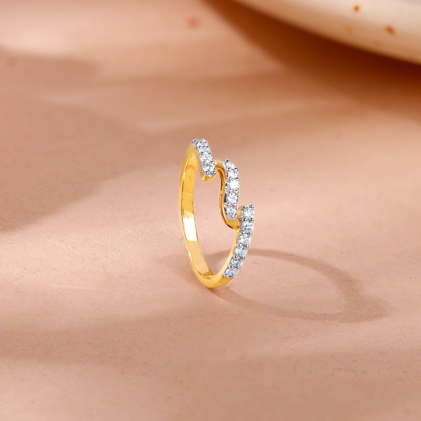 Gold Wave Glow Lab Grown Diamond Ring