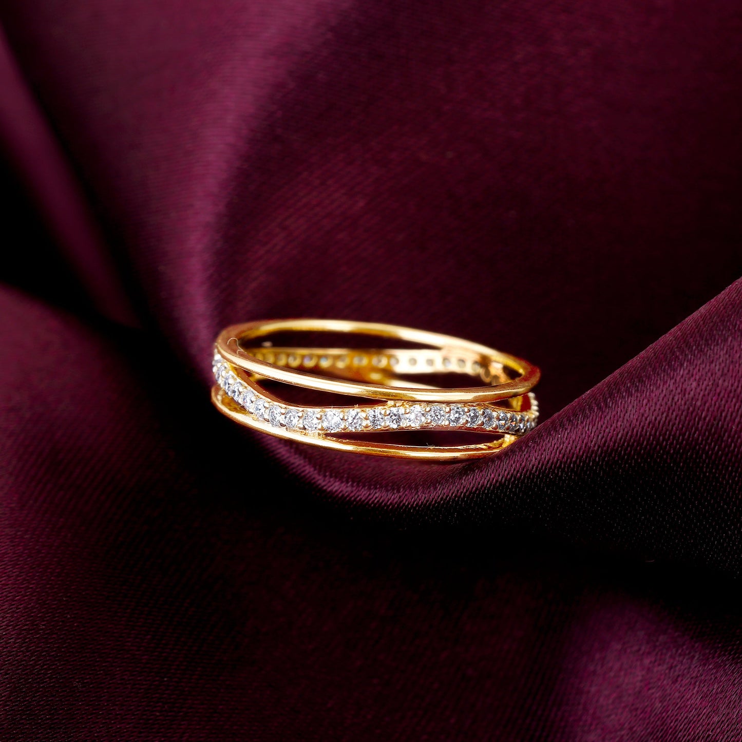 Gold Wavy Elegance Diamond Ring