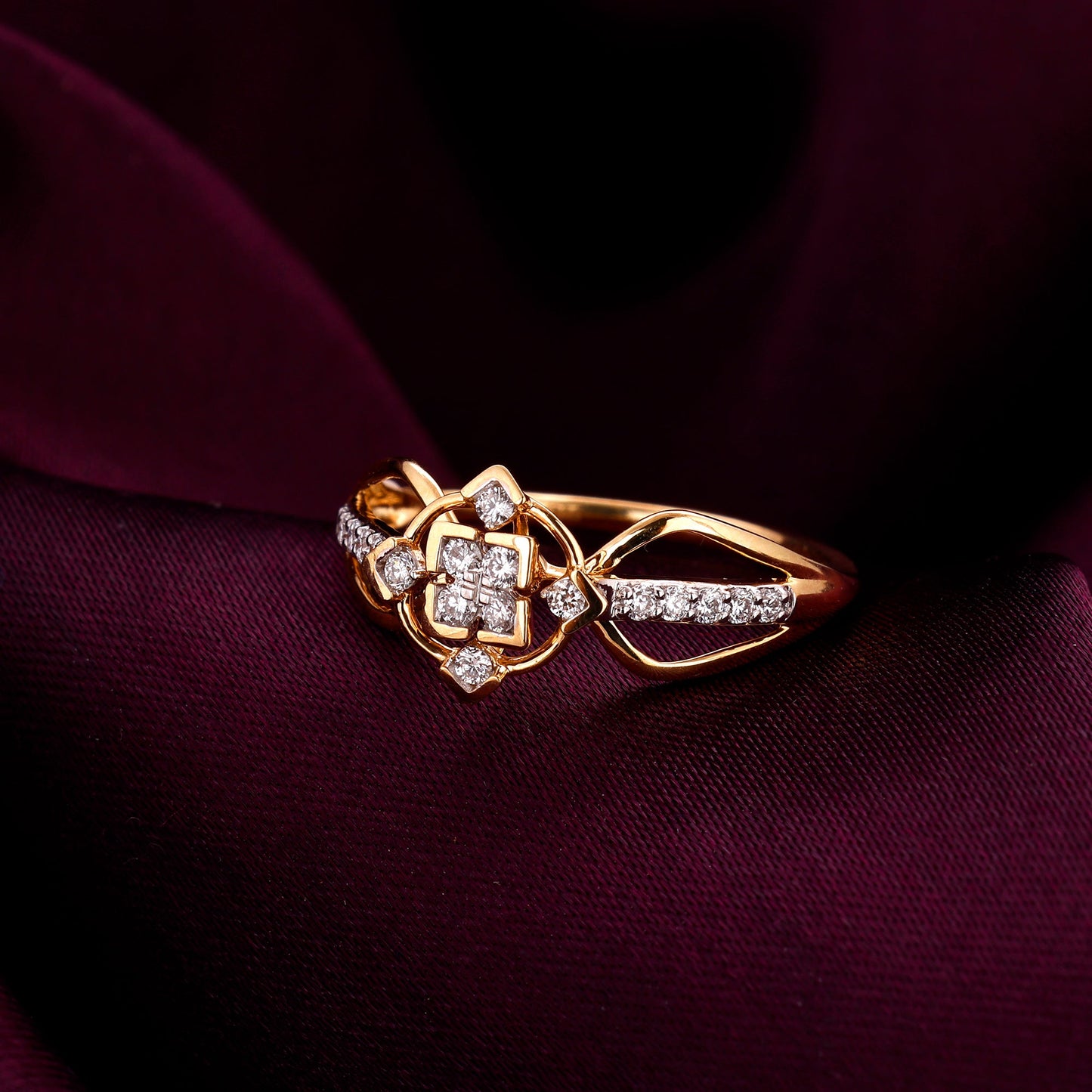 Gold Majestic Elegance Diamond Ring