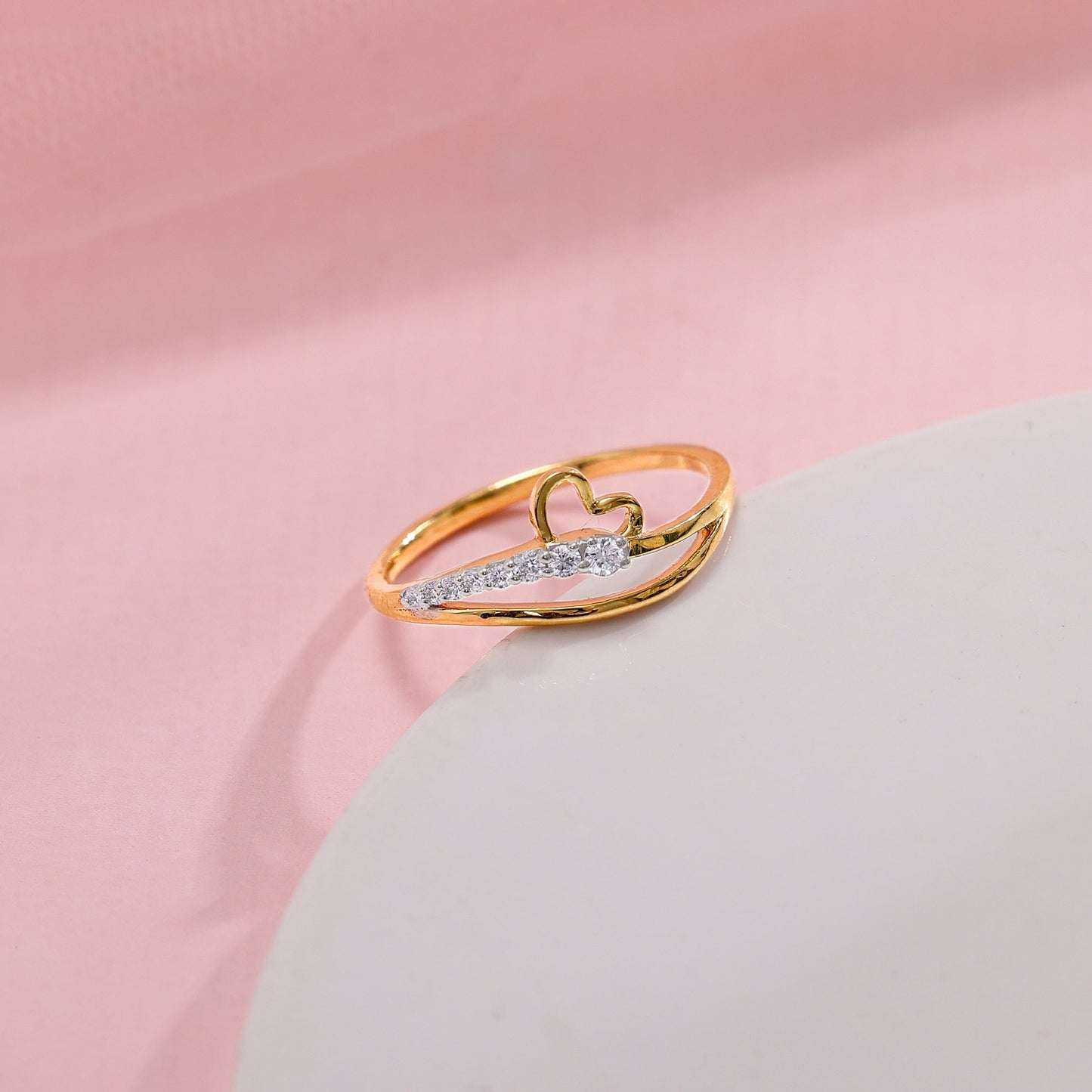 Gold Charming Heart Lab Grown Diamond Ring