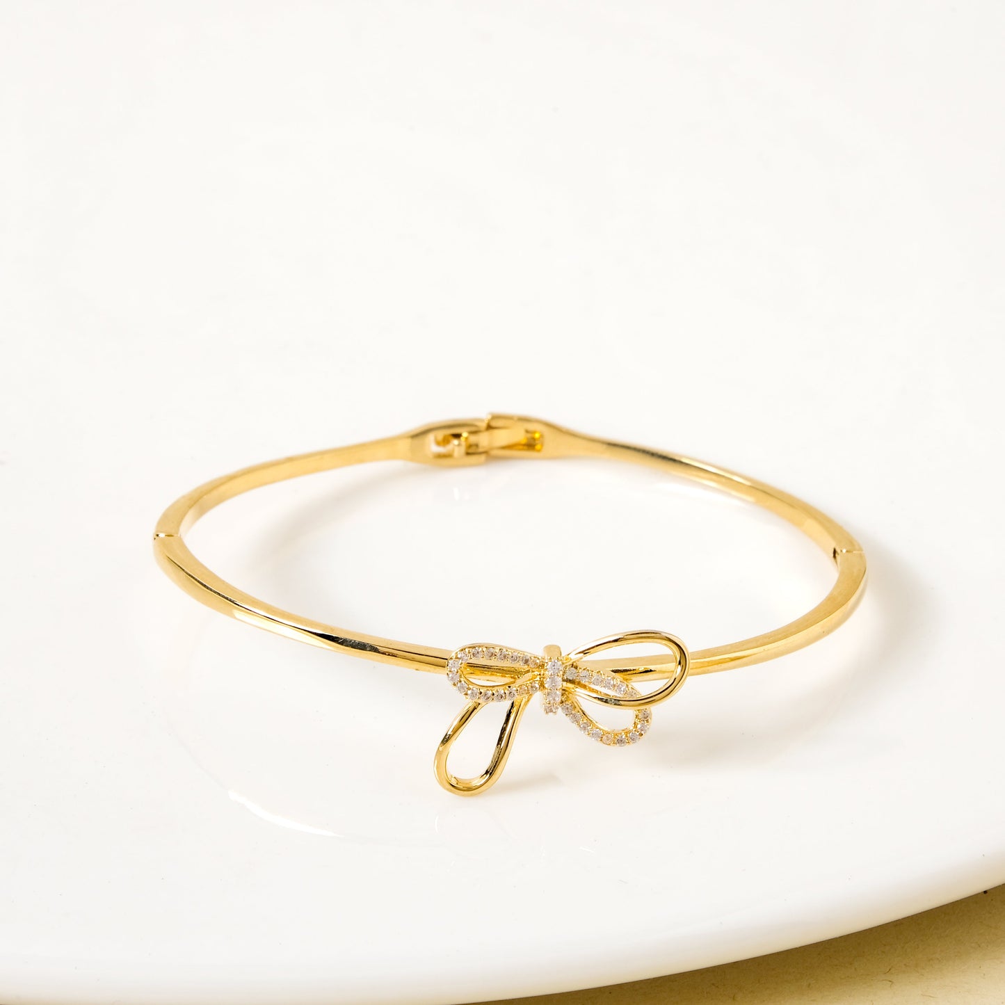 Gold Shine Knot Bracelet