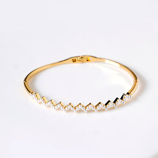 Gold Zigzag Pearl Bracelet