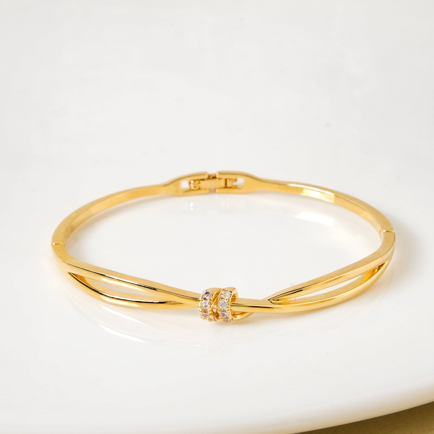 Graceful Knotted Vines Gold Bracelet